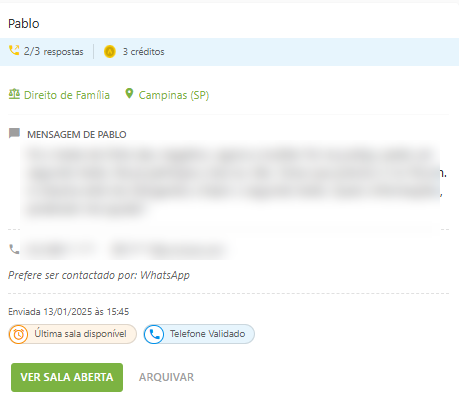 Exemplo de sala de Oportunidade exibindo mensagem do cliente e detalhes do caso.